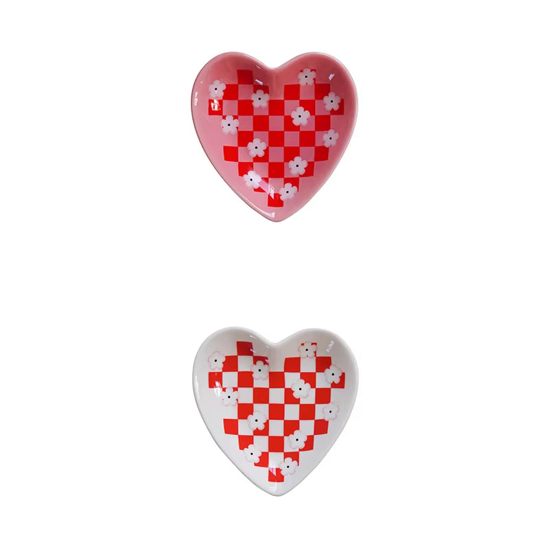 2Pcs Original Design Heart Ceramic Plate Dopamine Flower Nut Chocolate Plate Floral Plaid Jewelry Display Plate Suitable for Restaurant Kitchen Table Snack Plate Fruit Biscuit Storage Plate Jewelry Perfume Aromatherapy Storage Plate Earrings Display Plate Home Decoration Plate Gift Valentine'S Day Gift
